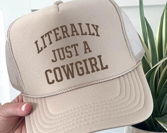 Gorra de camionero con estampado de vaquera, gorra de espuma estilo western y gorra de béisbol con estética vaquera.