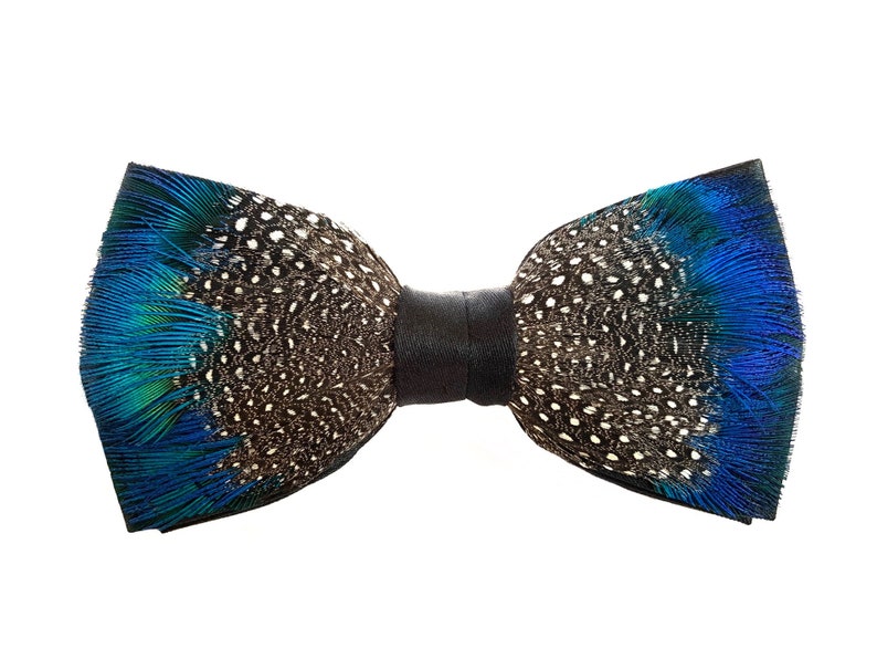 men\u2019s bow tie Wedding bow tie unique tie feather bow tie Peackock groomsmen gift black and white wedding peacock feathers groom gift