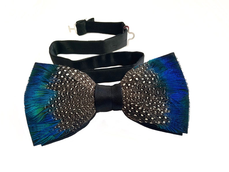 men\u2019s bow tie Wedding bow tie unique tie feather bow tie Peackock groomsmen gift black and white wedding peacock feathers groom gift