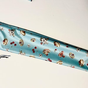 Sac à pain baguette, motif tartes, bleu