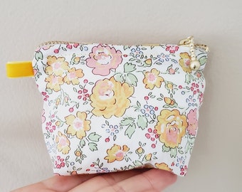 Liberty cosmetic pouch / makeup fabric pouch / flower print bag / mini zipper pouch / pretty print pouch