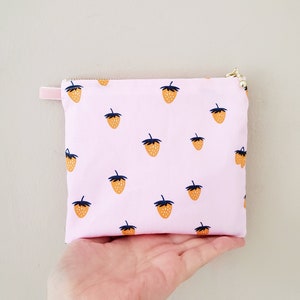 Cosmetic pouch / makeup fabric pouch / print bag / zipper pouch / pretty print pouch