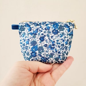 Liberty cosmetic pouch / makeup fabric pouch / flower print bag / mini zipper pouch / pretty print pouch