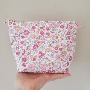 M size Cosmetic pouch / makeup fabric pouch / print bag / zipper pouch / pretty print pouch