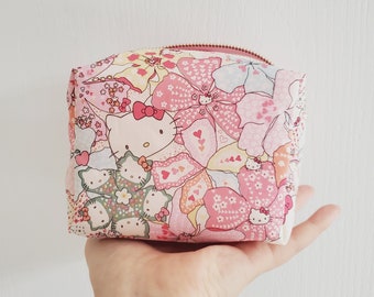 M size / Liberty cosmetic pouch / Special Edition / Makeup fabric pouch / flower print bag / Zipper pouch / pretty print pouch