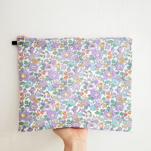 Liberty cosmetic pouch / makeup fabric pouch / flower print bag / mini zipper pouch / pretty print pouch