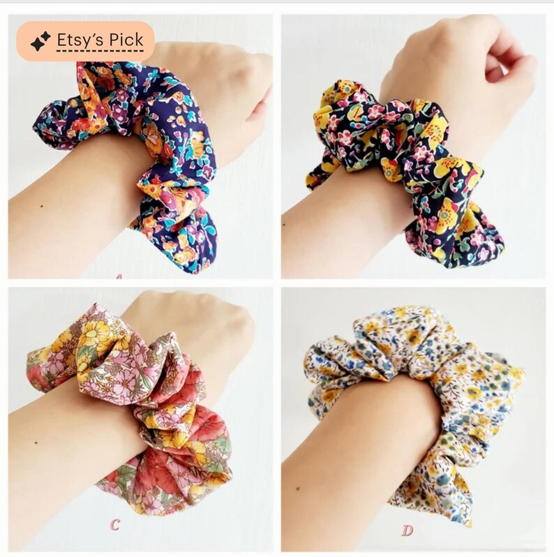 Puede incluir: Se muestran cuatro coleteros florales coloridos, cada uno con un patr&oacute;n &uacute;nico. Los coleteros son en tonos de azul, amarillo, rosa y rojo, con varios dise&ntilde;os de flores. La imagen est&aacute; etiquetada como "Etsy's Pick".