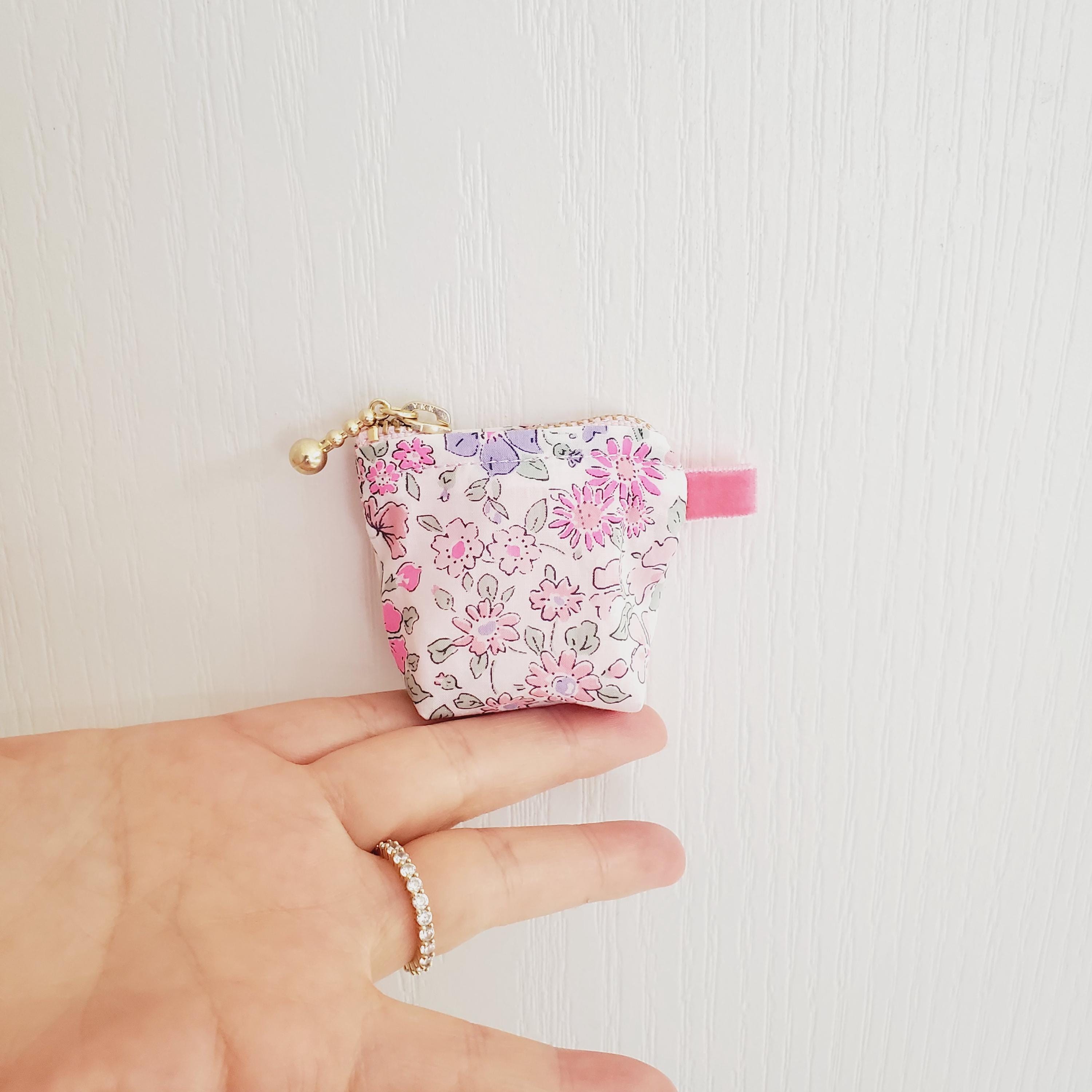 バッグ LIBERTY PRINT Fabric Pouch + Pink cherry Liberty Mini Pouch / Fabric Pouch / Flower Print Bag / Mini