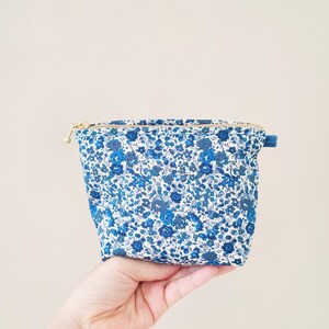 Liberty cosmetic pouch / makeup fabric pouch / flower print bag / mini zipper pouch / pretty print pouch