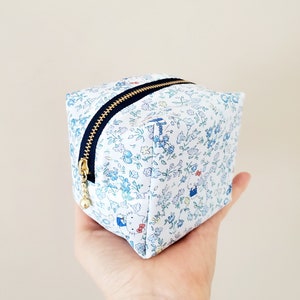 S size / Liberty cosmetic pouch / Special Edition / Makeup fabric pouch / flower print bag / Zipper pouch / pretty print pouch