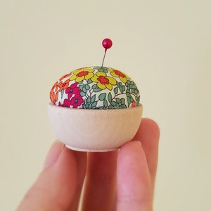 Pin Cushion, Wooden Base Pin Pin Pin Clip, Suitable for Pin Clip or DIY  Craft(No. 4 Model)