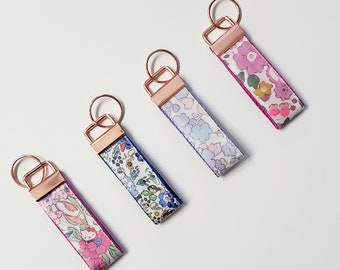 Schlüsselanhänger / Gurtband aus 100% Baumwolle mit Liberty LAMINATE / strapazierfähig / Kitty Special Edition Liberty Schlüsselanhänger