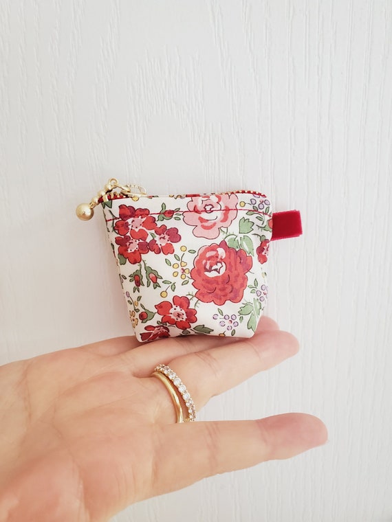 バッグ LIBERTY PRINT Fabric Pouch + Pink cherry Liberty Mini Pouch / Fabric Pouch / Flower Print Bag / Mini