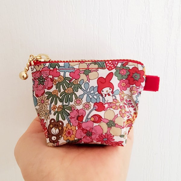 Mini Liberty cosmetic pouch / makeup fabric pouch / flower print bag / mini zipper pouch / pretty print pouch