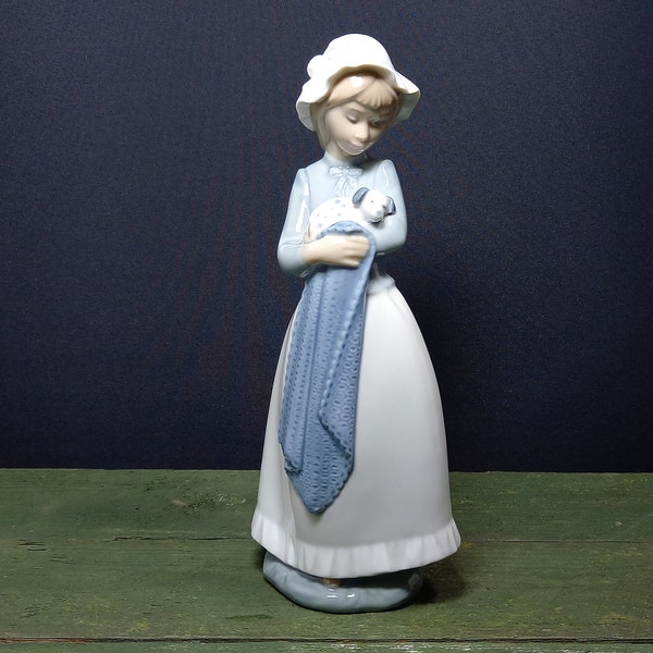 Vintage NAO/ LLADRO, Porcelain Figurine "Girl with a puppy dog." , Made in 1982 , by Sculptor Fulgencio Garcia