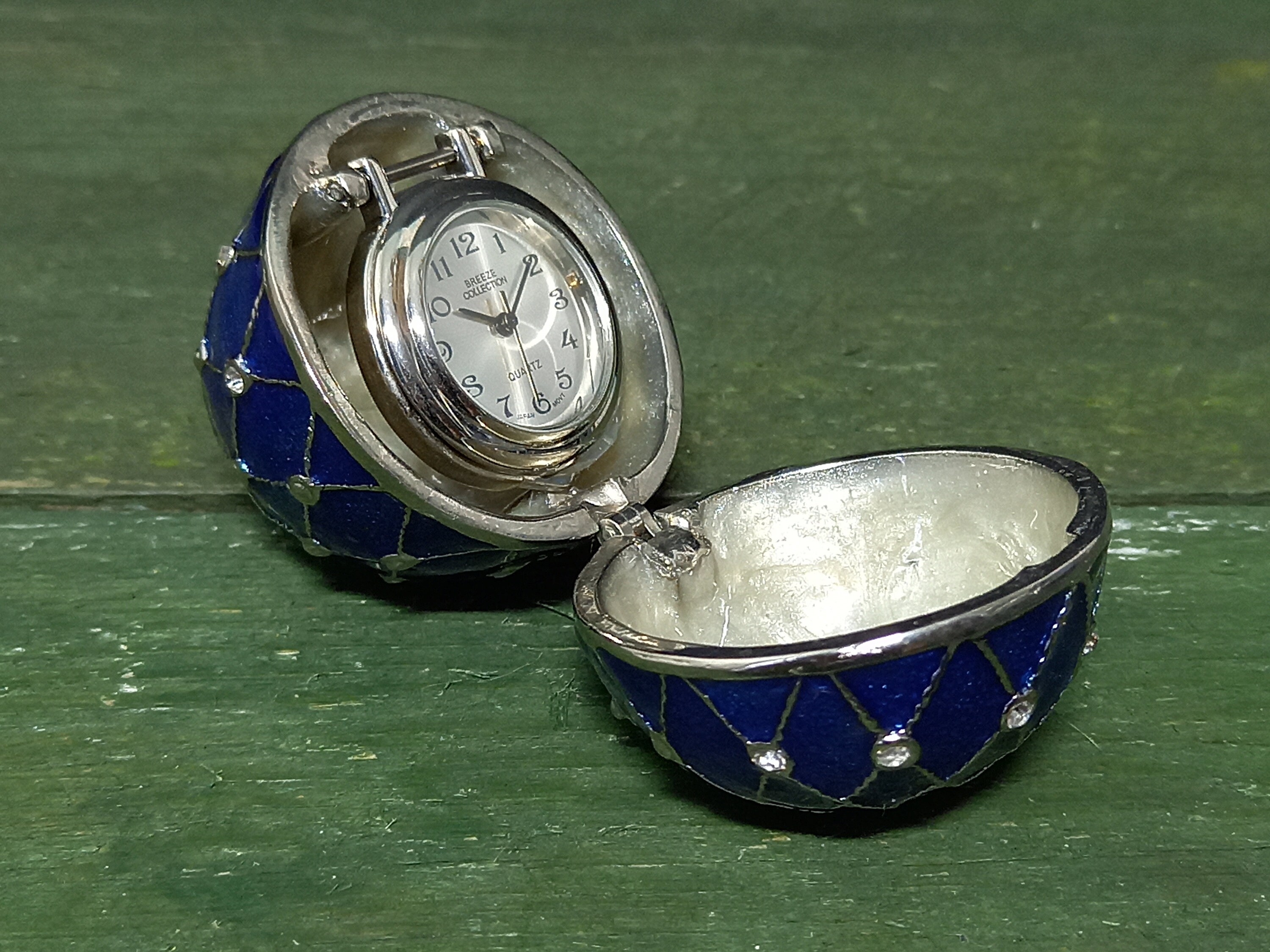 The Egg Shape (metal) BREEZE Collection Trinket Box with