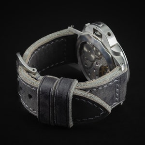 MH08 TORPEDO Handcrafted and Custom Made, Soft and Supple, Thick Full-Grain Triple-Fold Leather Watch Strap zdjęcie 7