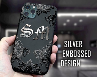 Personalisierte Gothic iPhone Handyhülle altes englisches Monogramm Handyhülle Handyhülle Goth Tattoo Geprägtes stilvolles Silber