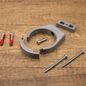 Wall bracket Pro1W for DN50. Finally you can vacuum anywhere in the workshop.