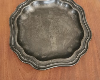 Attractive antique, early 20th century pewter tray.