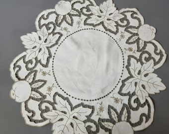 Vintage tablecloth and centrepiece, cotton