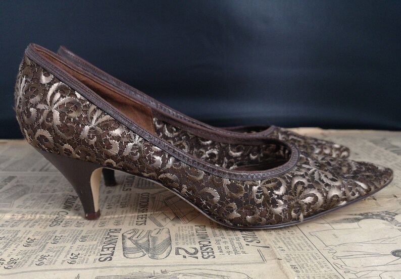 clarks court heels