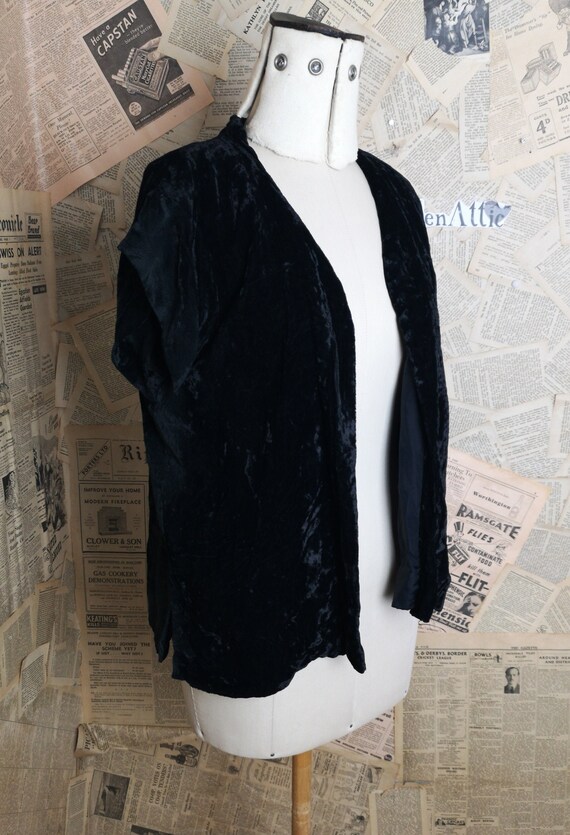 Vintage 30s Black velvet jacket, short sleeved