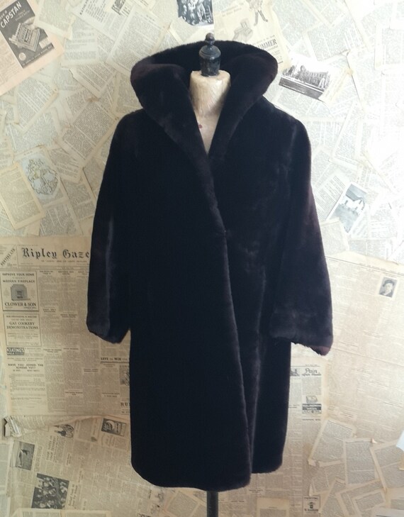 Vintage 1940s brown beaver lamb swing coat