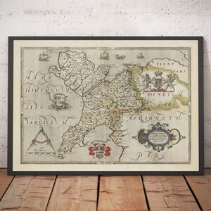 Eerste kaart van Anglesey & Gwynedd, 1577 - oude kaart door Christopher Saxton - Bangor, Holyhead, Conwy, Caernarfon, Llandudno - ingelijst, niet ingelijst