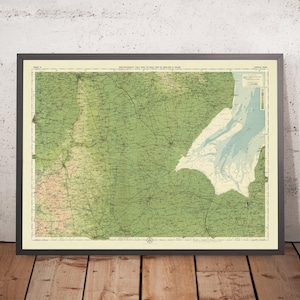 Könnte beinhalten: Eine Vintage-Karte von England und Wales, gedruckt in Grün- und Brauntönen. Die Karte zeigt die Grafschaften und wichtigsten Städte Englands und Wales. Die Karte trägt den Titel "Bartholomew's Half Inch to Mile Map of England & Wales".