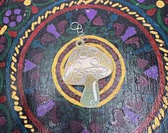 Holographic Mushroom Resin Keychain, Glittery Woodland Charm (Big Keyring/Clip)