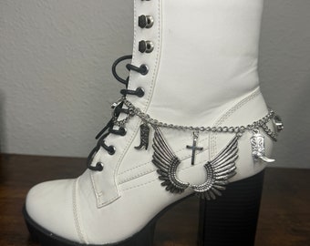 Boot Bracelet with Angel Wings and Western Charms | western, western accessories, cross, cowboy hat, boots, boot accessories, boot jewelry