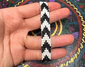Handmade Beaded Chevron Style Bracelet I unique, one of a kind, adjustable, seed bead bracelet, southwestern style, Aztec, black and white