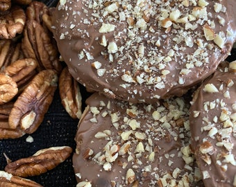 Best Seller Handmade Pecan Belgian Chocolate Cookies, Baked Good Fresh Cookies, Belgian Chocolate Cookies, 12 units, Cookies Hand Made