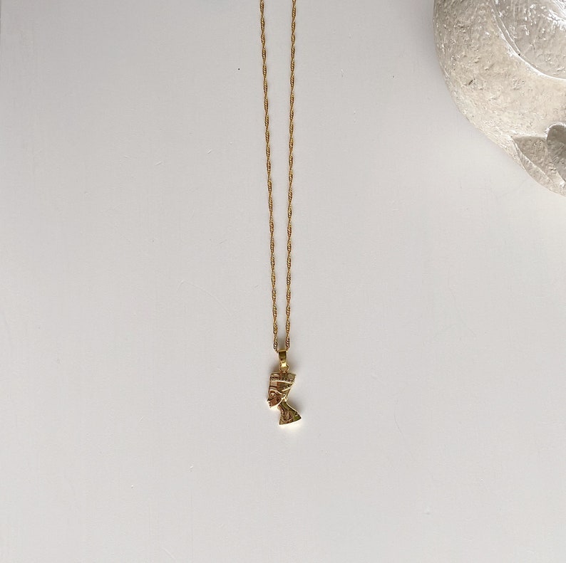 LEGENDARY BEAUTY gold necklace