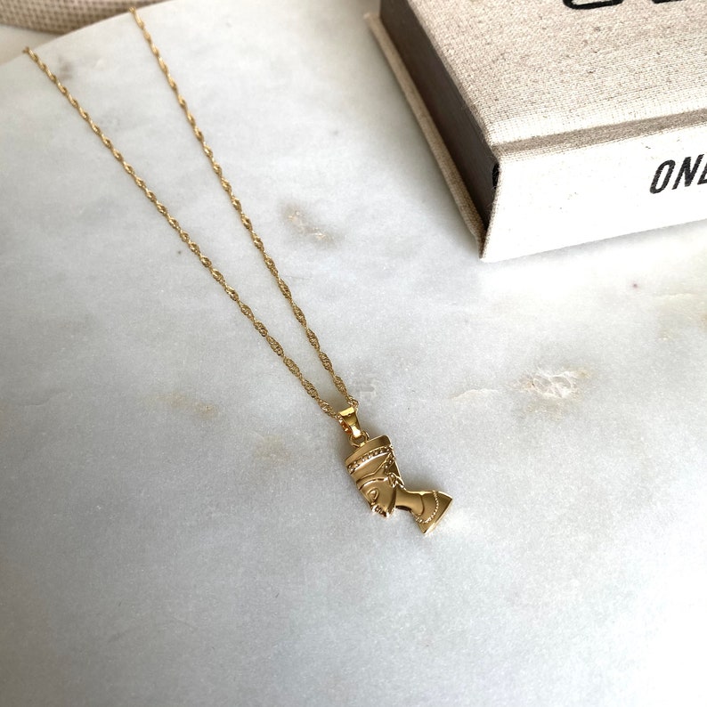 LEGENDARY BEAUTY gold necklace