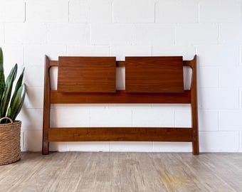 Vintage Mid-Century Modern United Furniture Co. Walnut Full Headboard & Standard Metal Bed Frame