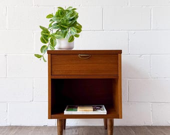 Vintage Mid-Century Modern Bassett Walnut Two-Tier Nightstand w/ Drawer