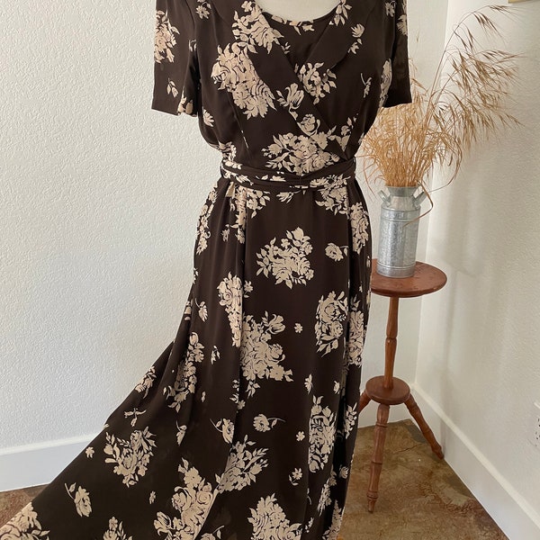 vintage floral dress / 80s/90s dark dress / ruffle dress / vintage neutral floral / cottagecore dress / 100% silk