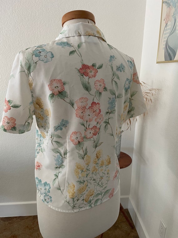 vintage floral blouse / springtime top / pastel b… - image 4