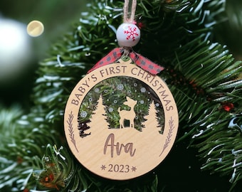 Adorno navideño personalizado de madera para el primer bebé: grabado rústico en 3D