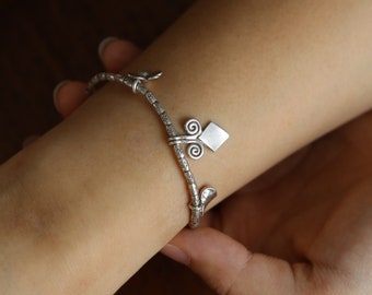 Silver Charm Bracelet 925 Sterling Silver Fits Small/Med Size Wrist PIECE UNIQUE B052