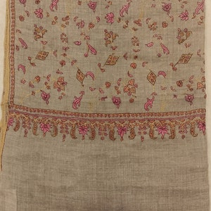 GI Certified Hand Embroidered Pashmina Jali Scarf | Natural Beige | Authentic Kashmir Kaschmirschal