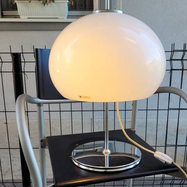 Rare Guzzini lucerna white table lamp