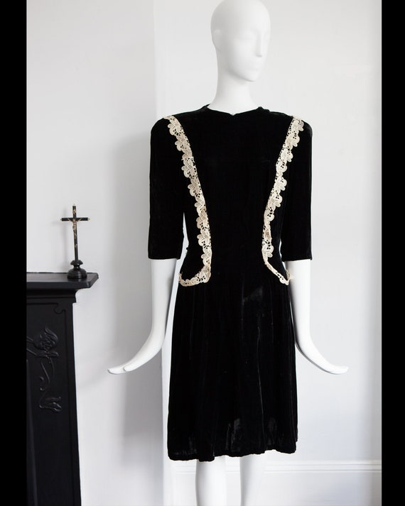 Vintage 1920s black crushed velvet and lace dress