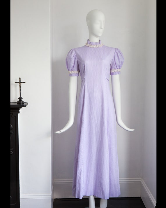 Vintage purple lace trim, bow back, puff sleeve, p