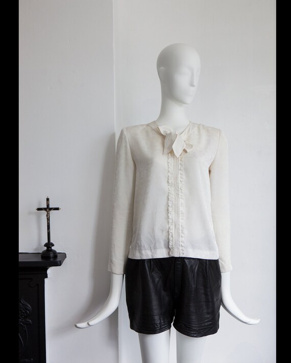 Vintage ivory frilly silk pussy bow blouse, button