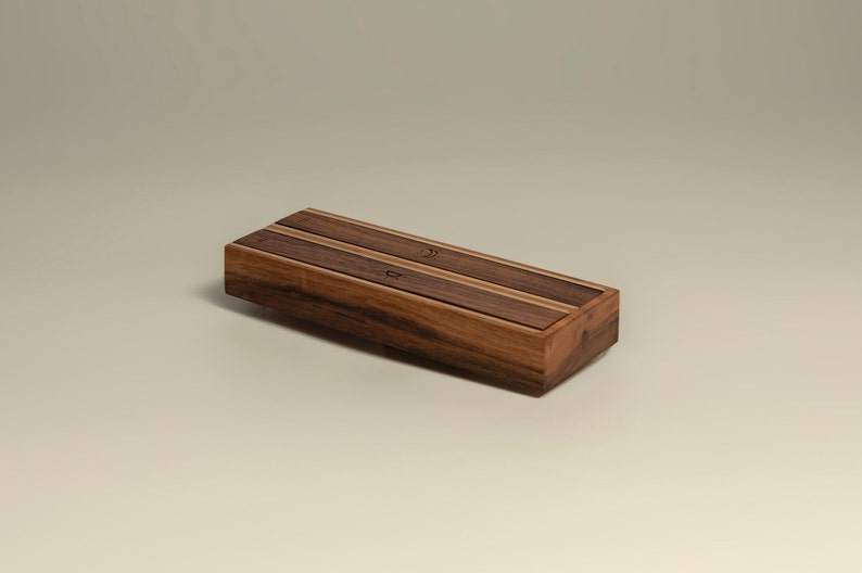 Walnut wood, pill case, large pill box, pillencase, large weekly case, medicine box, gift, christmas, engraved gift, wood engraved, wood box image 3