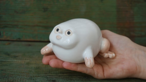 手作りの陶器製カエルの置物：奇妙な彫刻アート - Etsy 日本