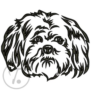 Op de afbeelding: Een zwart-wit machinaal borduurontwerp met de gestileerde kop van een langharige hond met hangende oren, expressieve ogen en een donkere neus, weergegeven in gedurfde, dikke lijnen die de textuur van de vacht en gelaatstrekken definiëren.